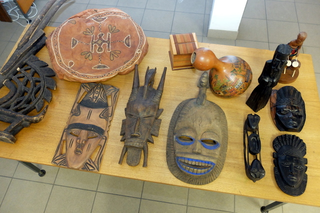 eksponaty w muzeum afrykanistycznym