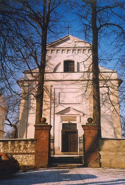 fronton kościoła w jangrocie ok 2000 r