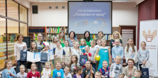 noc w bibliotece tęcza