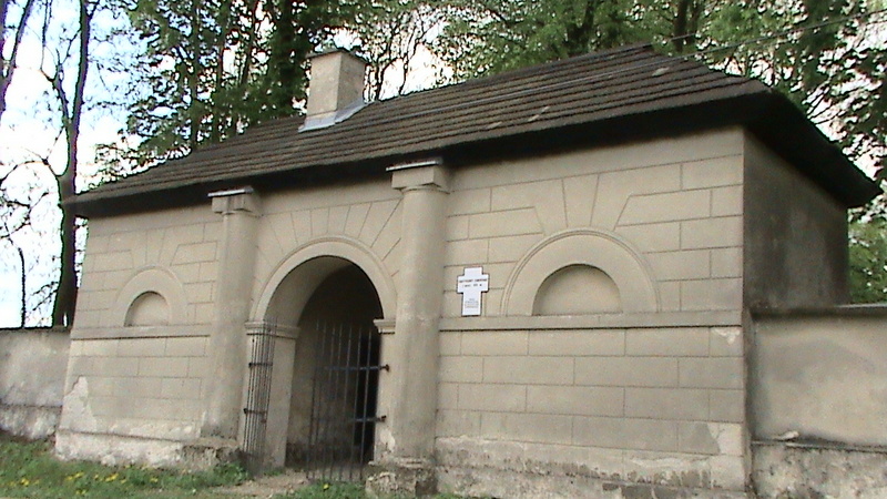 brama cmentarza w imbramowicach gdzie pochowani powstańcy