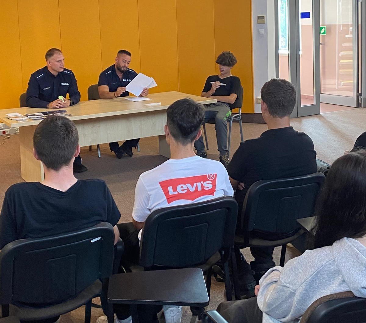 Gra terenowa OHP z udziałem olkuskiej policji