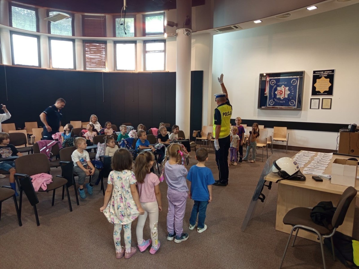 Olkuskie przedszkolaki odwiedziły policjantów
