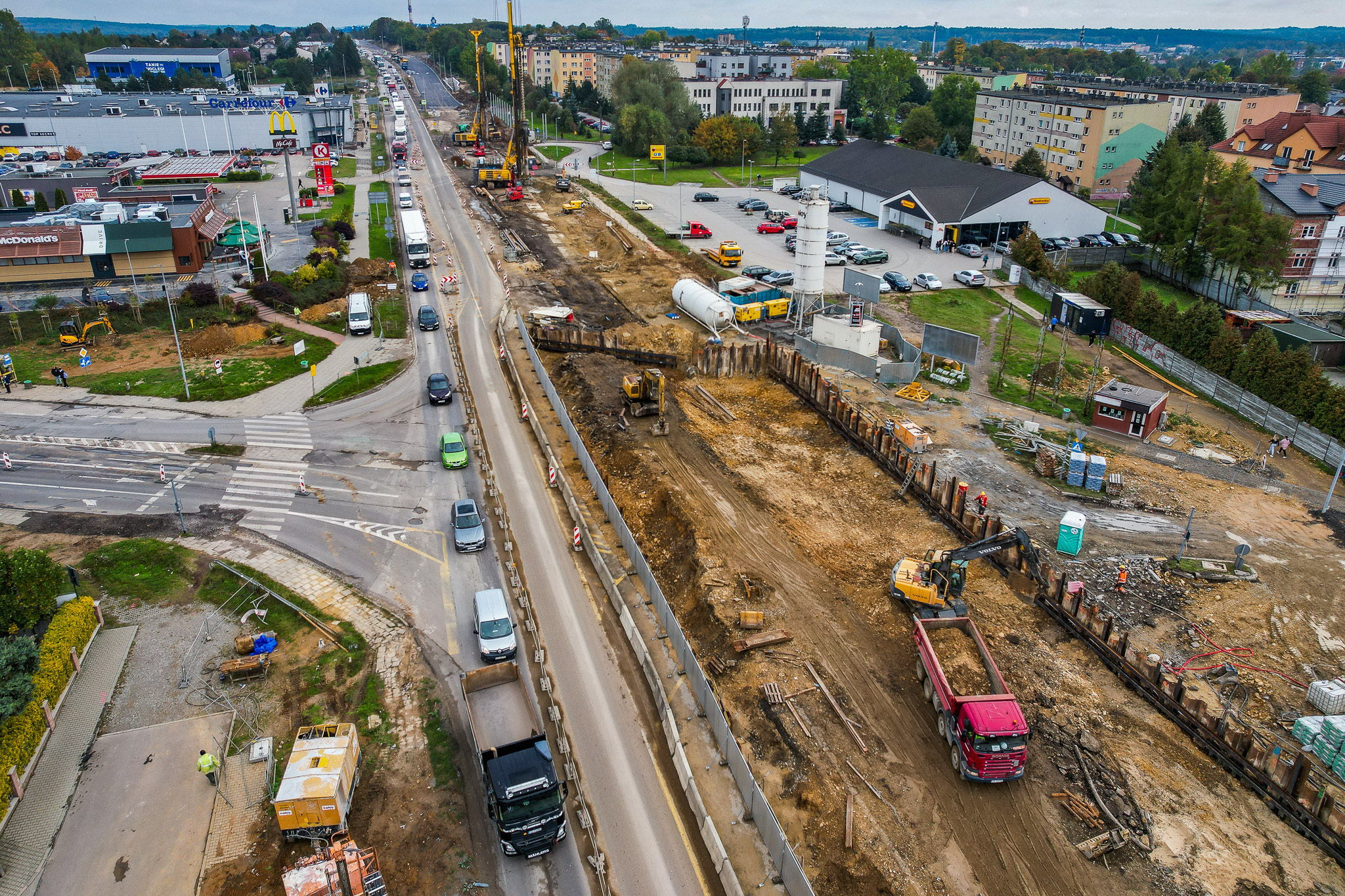 Całkowite zamknięcie DK94 i ul. Rabsztyńskiej. W poniedziałek przez teren budowy przejedzie ogromna palownica