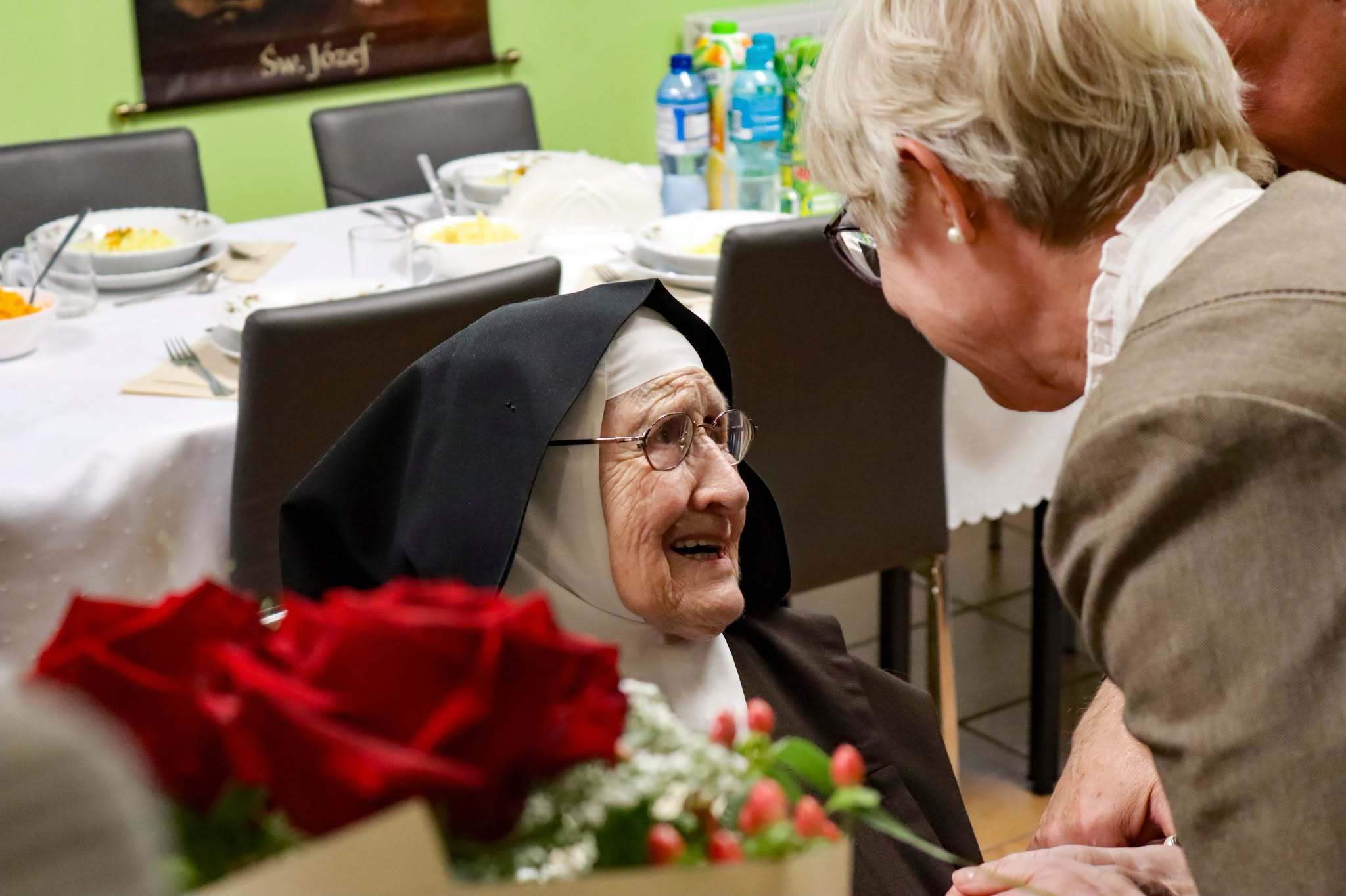 Anioły w habicie: Gmina Wolbrom świętowała setne urodziny Siostry Konsolaty