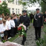 Ziemia z grobu pilota Władysława Gnysia